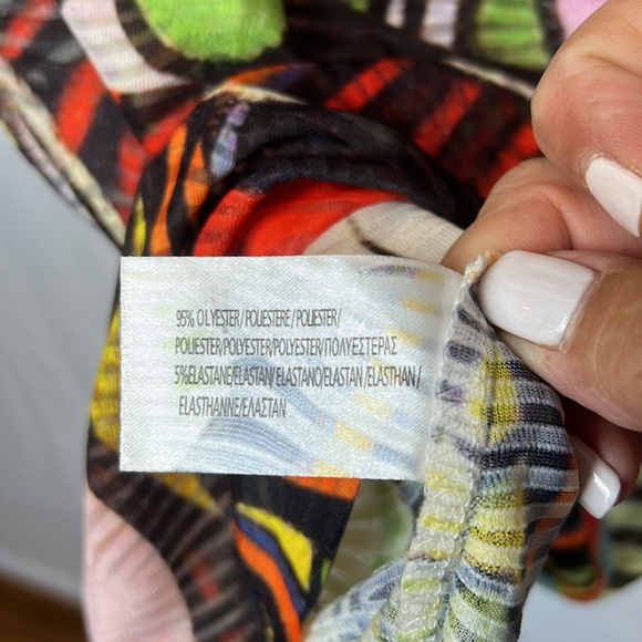 Look Both Ways Size Small V Neck Top Gently Worn Geometric Pattern - Picture 4 of 6